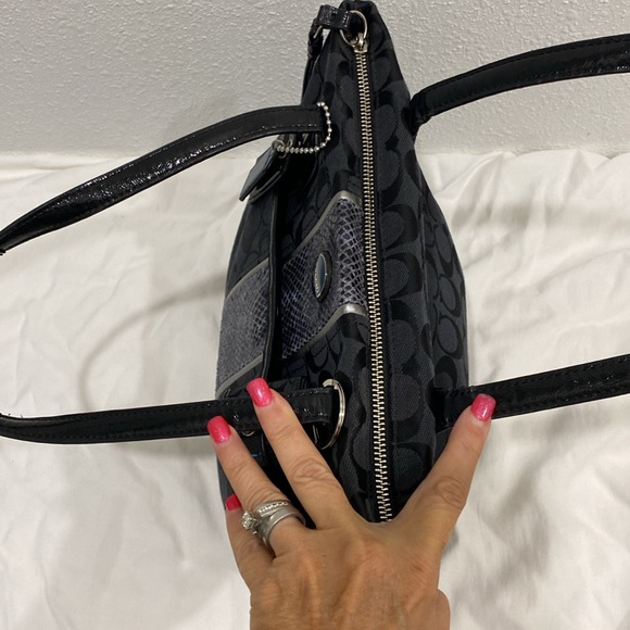 Coach Signature Python Handbag / Tote/ purse - Picture 9 of 15